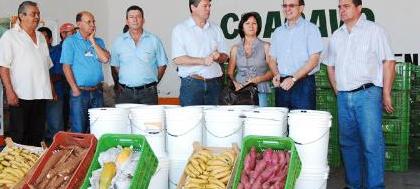 Coapinsp entrega produtos hortifruti para entidades 