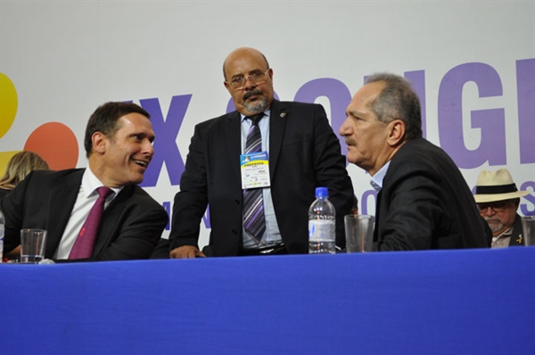 Fernando Capez, Jura e o ministro Aldo Rebelo durante a cerimônia de abertura do Congresso na manhã de ontem