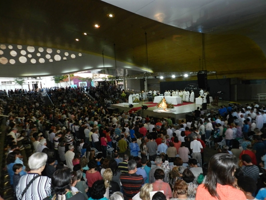 Fiéis de Votuporanga celebram nesta quinta-feira Corpus Christi