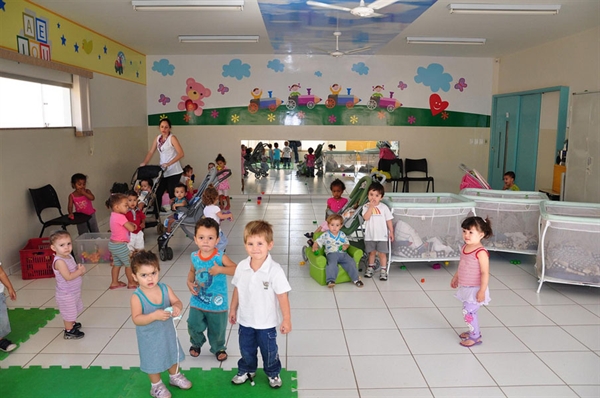 Pais ignoram vagas e querem escolher escolas