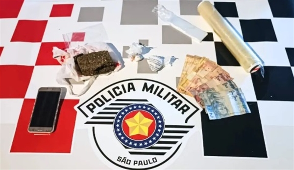 Operação da Força Tática resulta na prisão de dois suspeitos por tráfico de drogas, associação ao tráfico e corrupção de menor (Foto: Divulgação)