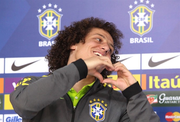 Risos e caretas: David Luiz dá show em entrevista
