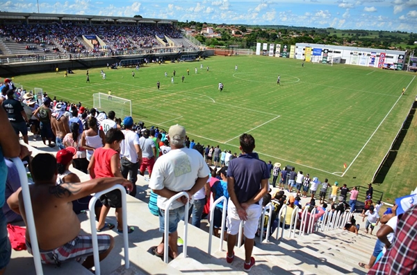 A intenção da proposta é liberar a comercialização e o consumo de álcool na Arena Plínio Marin (Foto: Prefeitura de Votuporanga)