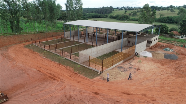 A área total do terreno conta com 28.750 m², sendo utilizado 1.642 m² pelo Recanto dos Focinhos (Foto:Prefeitura de Votuporanga)