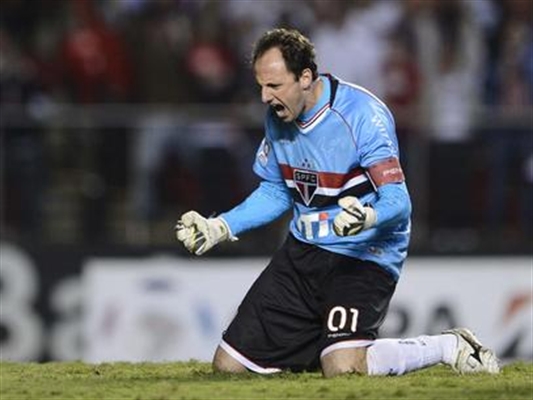 Jornal: Rogério Ceni pode jogar e morar nos EUA em 2014