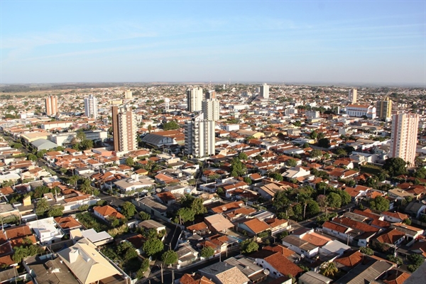 No mesmo dia, Fernandópolis registrou a menor taxa de umidade relativa do ar e a menor temperatura deste ano (Foto: Prefeitura de Fernandópolis)