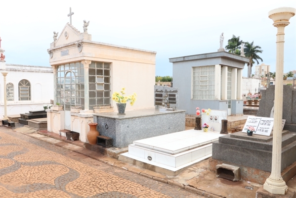 Serviços de limpeza com água devem ser concluídos até 30 de outubro e reformas só até sexta-feira, 17 de outubro (Foto: Prefeitura de Votuporanga)