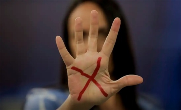 O irmão chegou à residência em atitude extremamente agressiva e, durante um surto de violência, atacou a irmã com uma faca (Foto: Agência Brasil)
