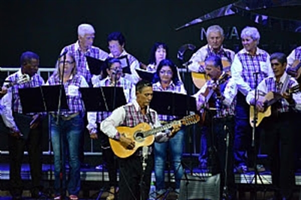 Domingo tem Coral de Violas no palco da Concha