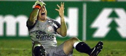 Titular, Renan diz torcer por Julio Cesar