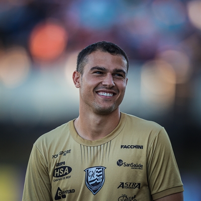 Vinicius Baracioli, cujo contrato era válido até o final do estadual, renovou seu vínculo até o fim de 2025 (Foto: Pedro Zacchi)