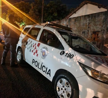 O procurado foi preso por uma equipe da Força Tática durante patrulhamento no bairro Parque Guarani (Foto: Divulgação)