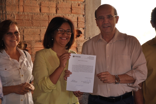  Prefeito João Dado entregou parte da obra construída pela Prefeitura na manhã desta quinta-feira (Foto: Divulgação/Prefeitura de Votuporanga)