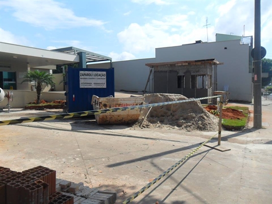 Santa Casa constrói guarita para organizar fluxo do Pronto Socorro