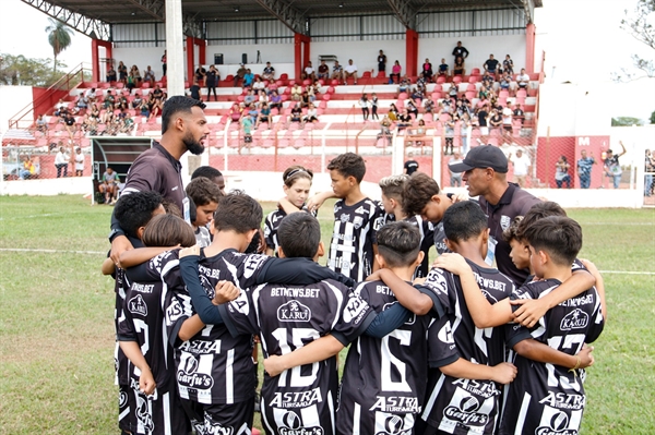 Sub-11 da Votuporanguense (Foto: Leandro Barbosa)
