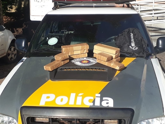 Droga foi encontrada durante fiscalização rotineira da polícia — Foto: Arquivo Pessoal