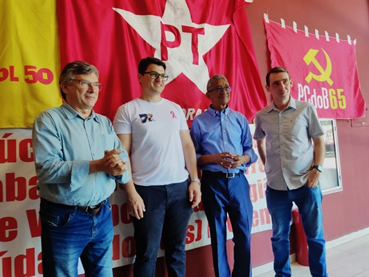  Os deputados petistas Vicentinho (federal) e Simão Pedro (estadual) estiveram em Votuporanga para apoiar Bruno Arena (Foto: PT de Votuporanga)