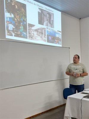 Fotógrafo e analista de sistemas Ravel Gimenes durante palestra (Foto: Futura)