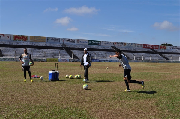 Técnico confia no apoio da torcida para estreia