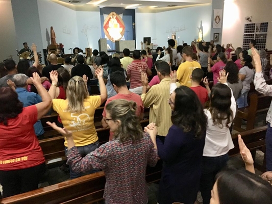 O Grupo de Oração Senhor Bom Jesus tem encontros toda quinta-feira, às 19h30 (Foto: Divulgação)