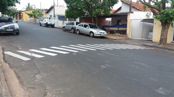 A “lombada” foi pintada na altura do número 3.825 e tem confundido muitos condutores (A Cidade)