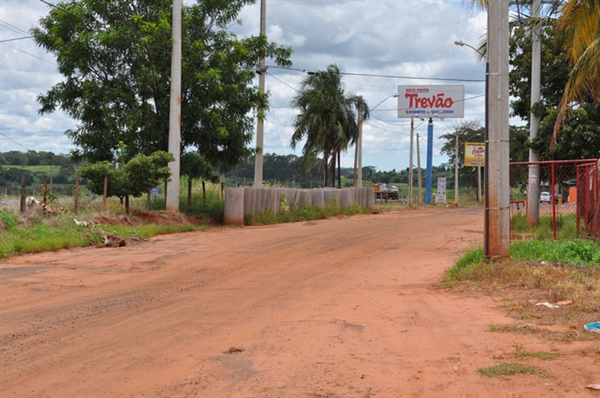 Asfalto na marginal do Trevão  ainda não tem data para ser feito