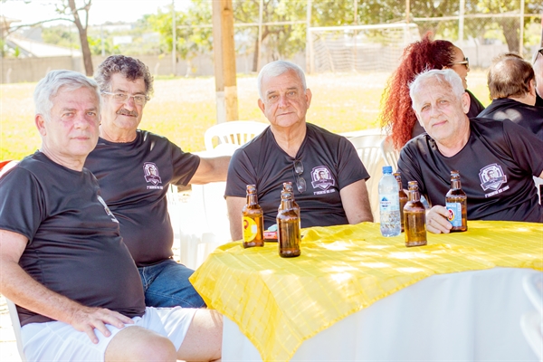 No Encontro dos lendários: De Campinas Walter e Vi Grippi e de Cáceres (MT) Durvalino Furlaneto. O anfitrião é o Nivaldo Fiorentino (Paraná do Sorvetão). Um encontro para matar saudades. (Foto: A Cidade)