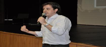 Prefeito garante R$100 mil para projetos culturais