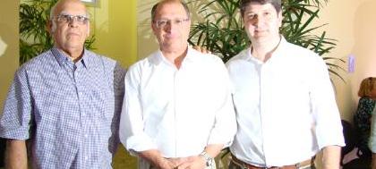 Meidão apresenta título de Cidadão ao governador