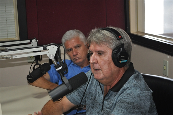 Jorge Seba esteve ontem nos estúdios da Cidade FM para sua primeira entrevista como prefeito eleito (Foto: A Cidade)