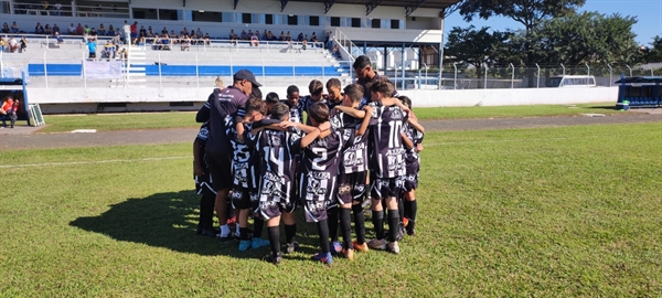 Votuporanguense jogou contra Catanduva na manhã de anteontem na casa do adversário (Foto: CAV)