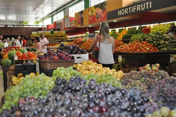 População busca alternativas para as compras 