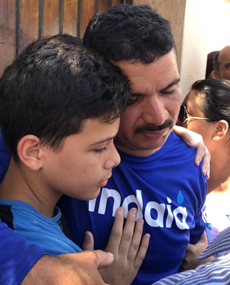 'Nasci de novo' disse entregador de água que sobreviveu durante desabamento no prédio em Fortaleza — Foto: Cinthia Freitas/G1