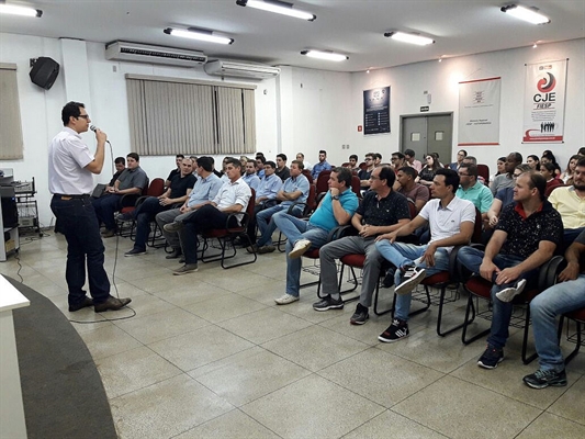 Palestra foi com o engenheiro de produção Alexandre Anbar (Foto: Divulgação/Airvo)