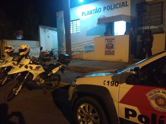 Diante dos fatos o menino foi conduzido para a Central de Flagrantes, sendo ouvido e liberado em seguida na presença de seu responsável legal (Foto: Arquivo/Polícia Militar)