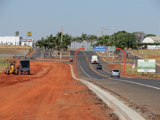 Prefeitura de Valentim Gentil inicia serviços para pavimentação e urbanização de marginal