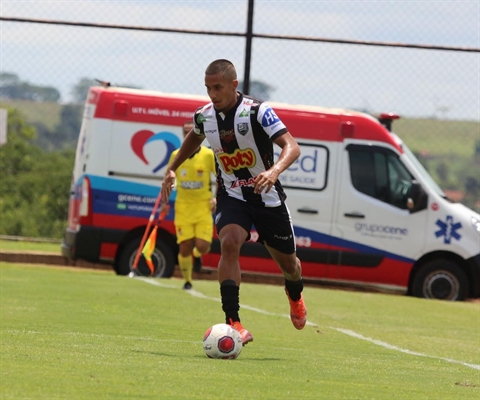 Em clima de ansiedade para a partida que irá definir o rumo da Votuporanguense no campeonato, Matheus Reis falou sobre o jogo (Foto: Rafael Bento/CAV)