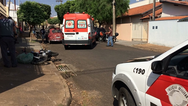 O SAMU esteve no local e prestou os primeiros socorros à vítima (Foto: Aline Ruiz/A Cidade)