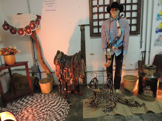 Escola SAB faz exposição sobre o Folclore