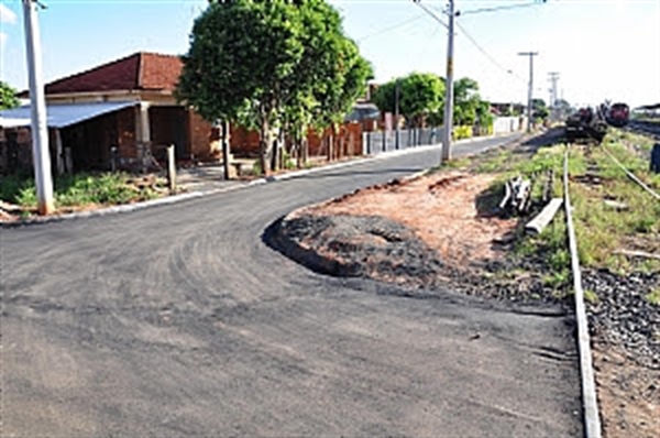 Prefeito anuncia que moradores da Fepasa terão escrituras