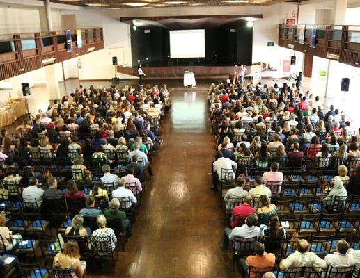 O evento reuniu cerca de 400 profissionais da Educação de Votuporanga e de toda região (Foto: Divulgação/Unifev)