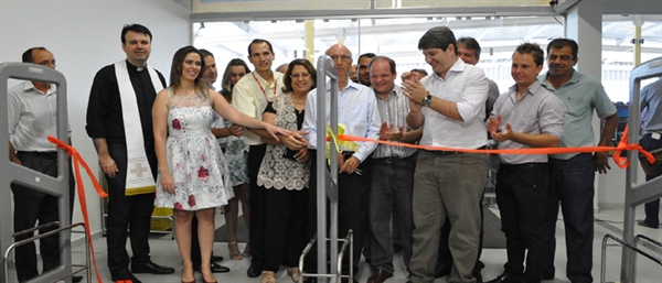 Consumidores prestigiaram a inauguração do Supermercado Proença