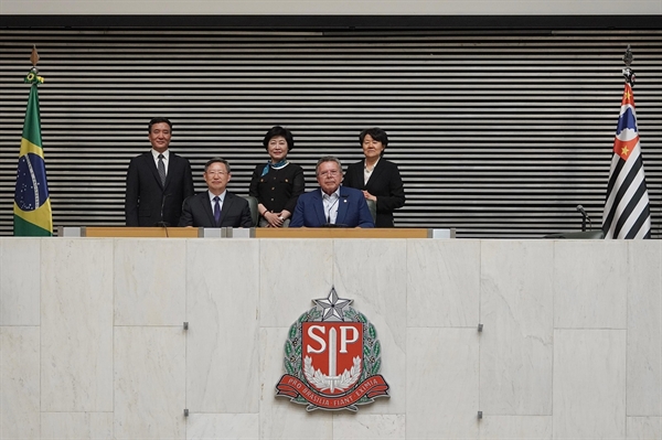 Parlamentar votuporanguense apresentou estrutura da Assembleia Legislativa do Estado de São Paulo e conduziu visitação (Foto: Assessoria)