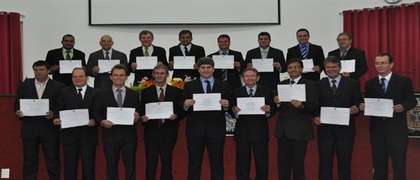 Juíza diploma políticos eleitos da Comarca