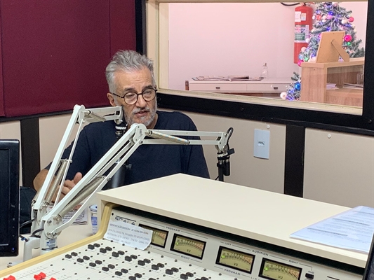 O presidente do PV, João Alfredo Leite Miranda Botelho, falou sobre os rumos do partido em entrevista à Cidade FM (Foto: A Cidade)