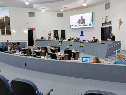 Vereadores farão uma sessão de limpeza de gavetas com a apreciação e votação de dez projetos na sessão de segunda-feira (Foto: Assessoria)