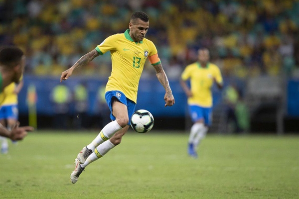 O grupo, que tem como um dos sócios o jogador Daniel Alves, é dono de parte da Alvinegra (Foto: Lucas Figueiredo/CBF)