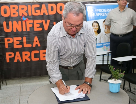 A FEV assinou um termo aditivo de seu convênio com o Centro Social de Votuporanga (Foto: Unifev)