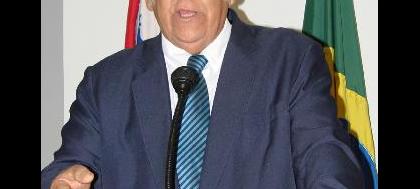 Câmara homenageia ex-industrial Valdevir Davanço