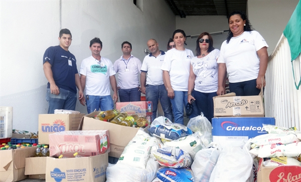 Arrastão de Álvares Florence arrecada  alimentos para a Santa Casa de Votuporanga